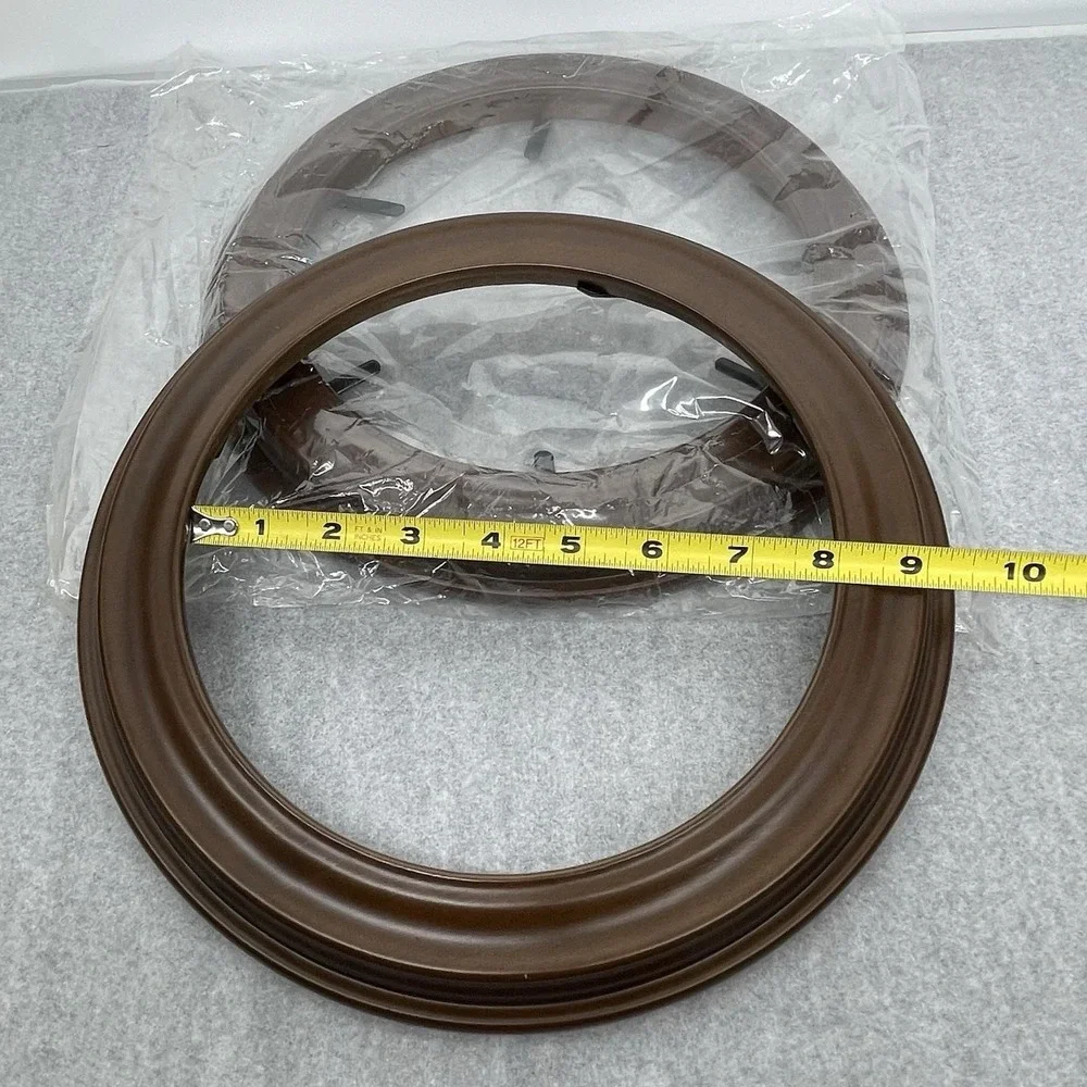 Van Hygan & Smythe Round Wood 8.5